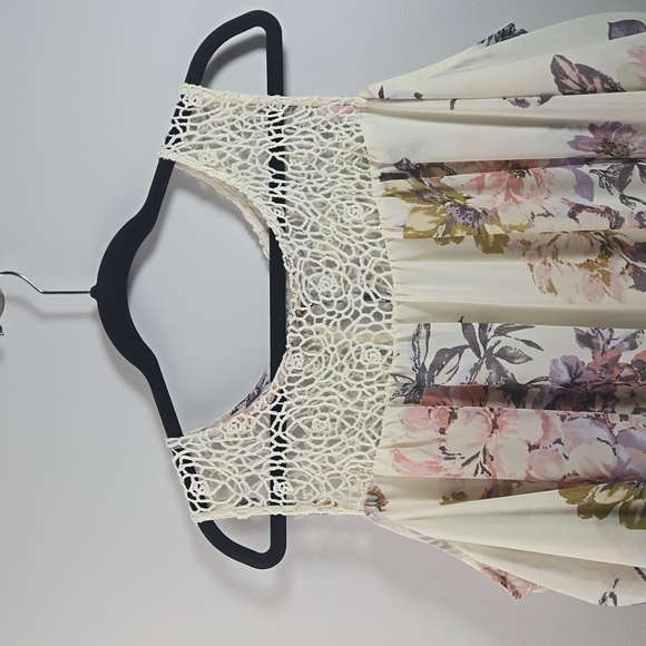 Halo Ivory Floral Dress - Picture 2 of 8